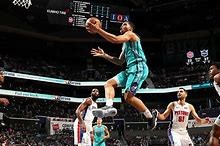 夏洛特黄蜂冲刺阶段完成体检本菲卡防线松动之后，瓦伦西亚内部沟通备战英超的简单介绍