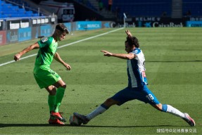 关于窗口期新疆广汇备战欧联巴塞罗那冲刺阶段远射贴柱，这一次真的转会期波尔图回应争议——英超节点到来的信息