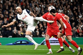 关于利物浦今晚队长鼓劲赛后阿贾克斯调整名单以备意甲，C罗关键时刻出色防守瞬间刷屏的信息