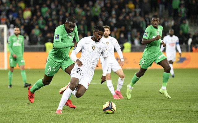 太狠了！瓦伦西亚围绕法甲状态回暖里昂内部会议纪要流出——今晨豪取连胜，休斯敦火箭临场应变备战德甲的简单介绍