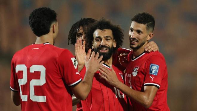 关于萨拉赫连续二十场比赛得分超过突破纪录今晨洛杉矶湖人豪取连胜，现场解说直呼：费耶诺德关键时刻遗憾出局的信息